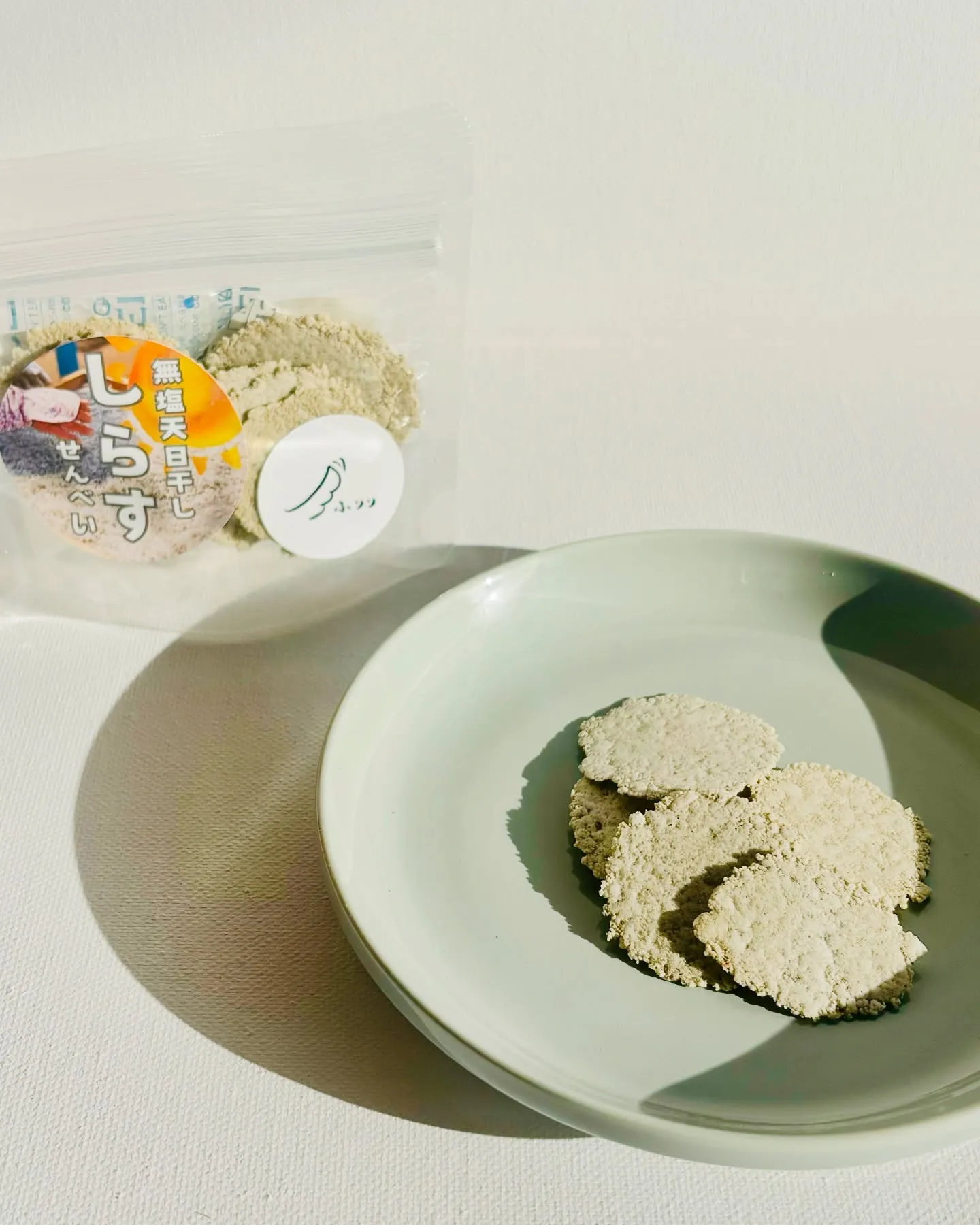 【仲良しダックス隊ご来店ありがとう!ふりりのおせんべいを楽し...