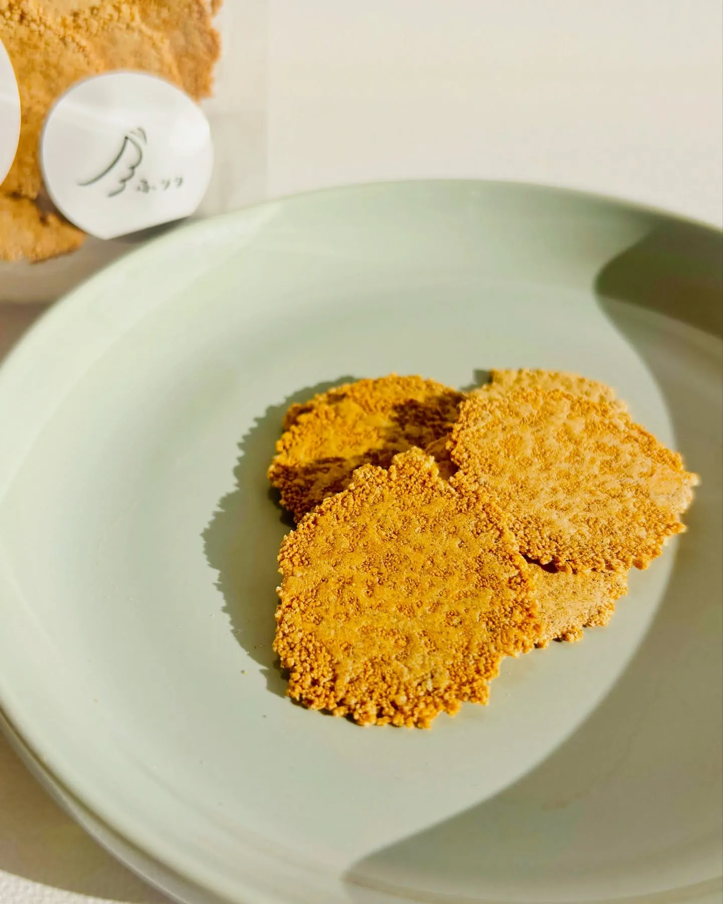 🍘 にまめちゃんのおせんべい愛｜愛犬も無添加おせんべいふりり