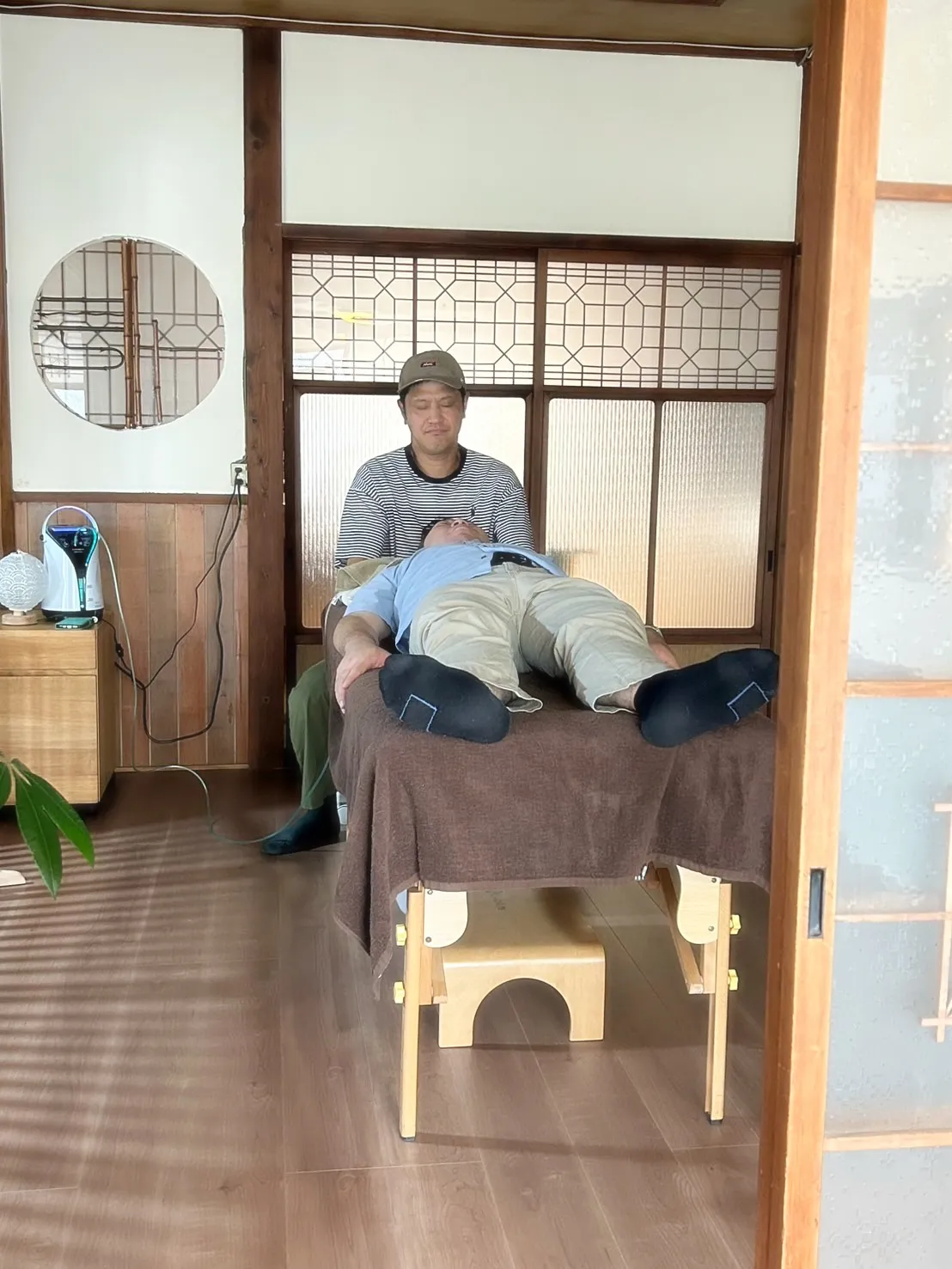 お名前アートして、整体して、おせんべいも作る。