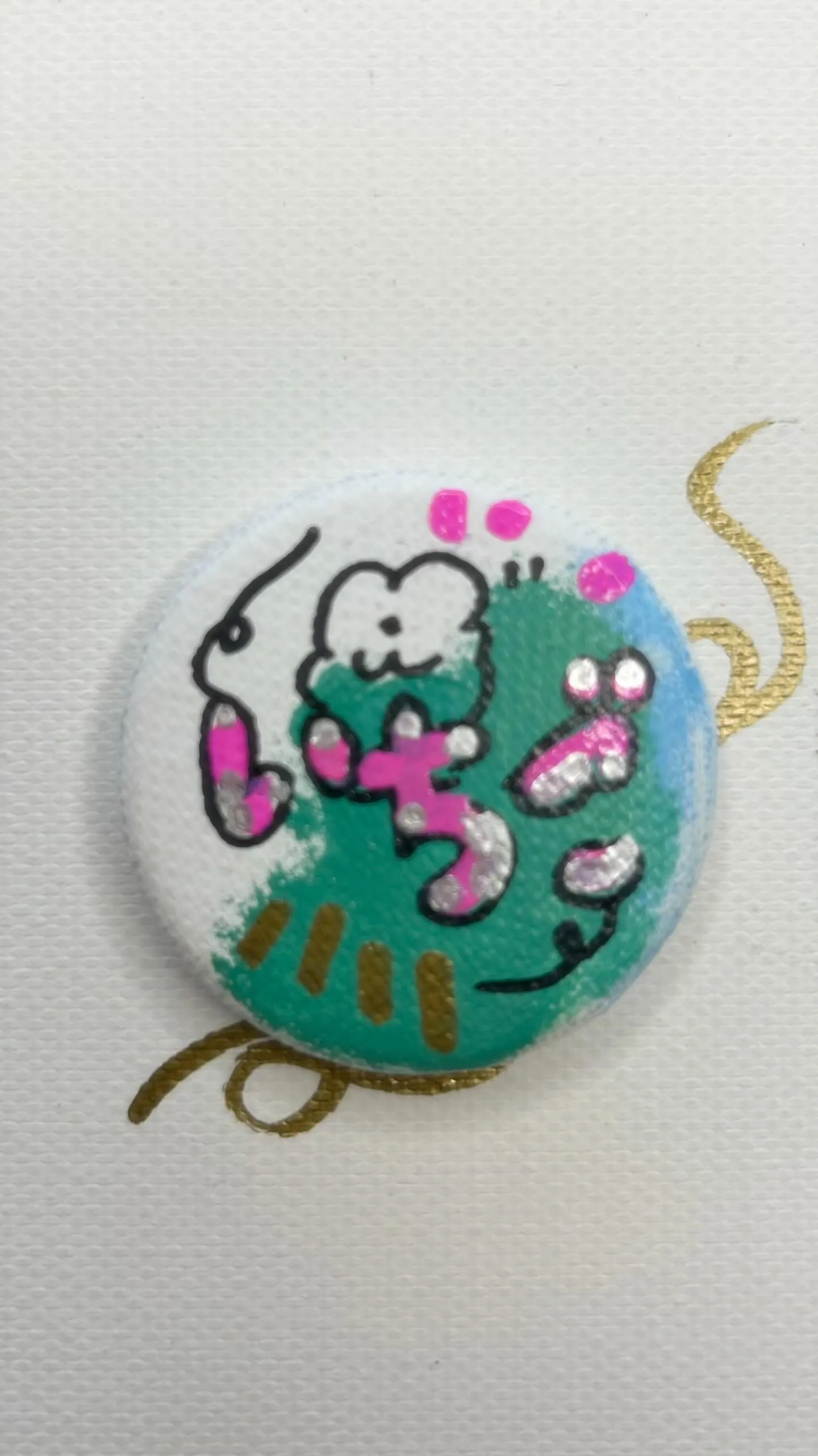 応援が循環するバッチ　いちごちゃん