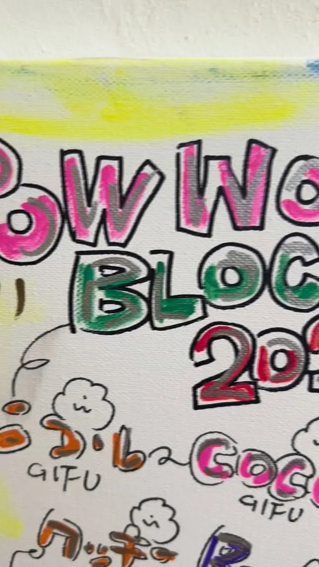 POWWOW MARKETでお名前を描く。